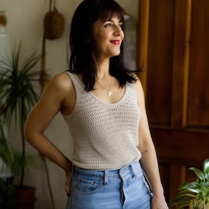 Gehaakte tanktop voor dames • Patroon stijlvolle gehaakte top pdf • Handgemaakte zomerhandleiding mode – Top Cora