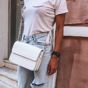 Bolso de hombro de cuero blanco, bolso bandolera, monedero de cuero, regalo para ella, fabricado en cuero de plena flor, fabricado en Grecia.