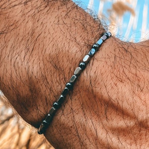 Minimale zilveren armband heren, hematiet kralenarmband, herenarmband, cadeau voor hem, gemaakt in Griekenland.