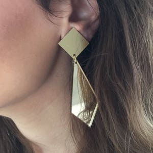 Gold Ohrringe, lange Ohrringe, geometrische Ohrringe, Clip auf Ohrringe, Tropfen Ohrringe, Geschenk für sie, made in Griechenland.