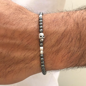 Herren-Schädel-Armband, Herren-Perlenarmband, Schädel-Charme, Geschenk für ihn, hergestellt in Griechenland von Christina Christi. Bild 1