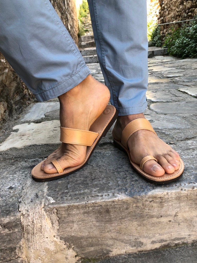 mens toe ring leather sandals