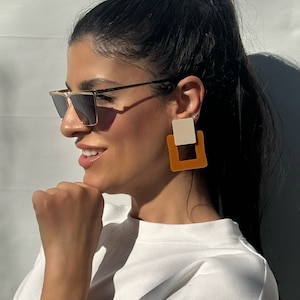 Bunte quadratische Ohrringe, Ohrclips Frauen, geometrische Ohrringe, Statement Ohrringe, nicht durchbohrte Ohren, Geschenk für sie, hergestellt in Griechenland.