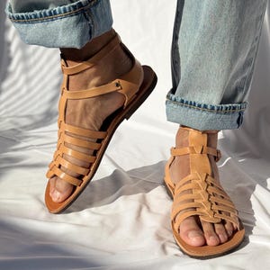 Sandalias gladiadoras para hombre, sandalias para hombre, sandalias marrones para hombre, zapatos griegos de verano, regalo para él. imagen 1