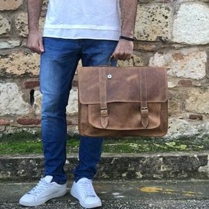 Porte-documents en cuir fait main, sac messager en cuir pour homme, porte-documents marron, sac pour ordinateur portable en cuir, cadeau pour lui, fabriqué en Grèce.