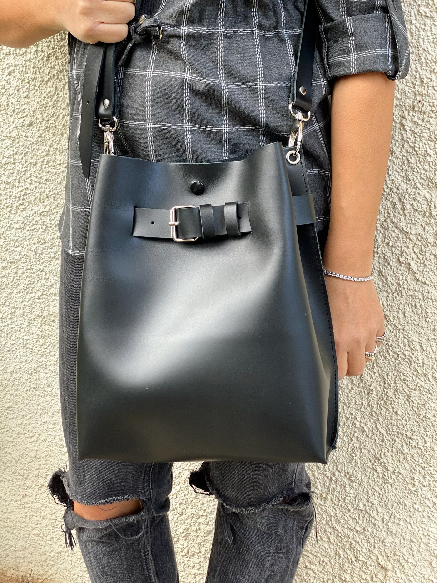 Black leather best sale bucket purse