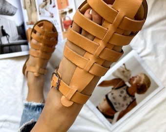 Sandali gladiatore donne, sandali in pelle, sandali greci, sandali marroni, regalo per lei, realizzati in vera pelle al 100%.