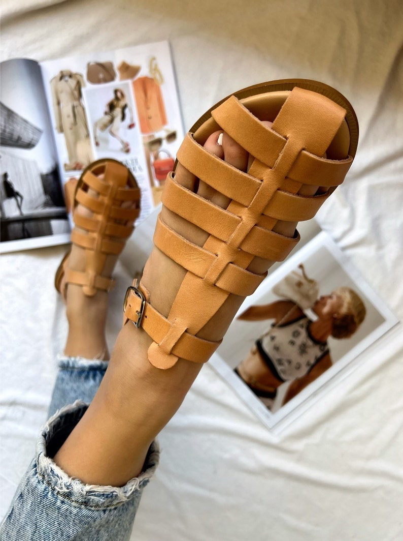 Sandales spartiates femme, sandales en cuir, sandales grecques, sandales marron, cadeau pour elle, 100 % cuir véritable. image 1
