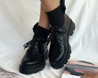 Mocasines hechos a mano, zapatos de cuero negro, mocasines para mujer. Zapatos de mujer, cuero de plena flor, hechos en Grecia.
