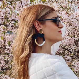 Orecchini a cerchio grandi, orecchini a clip, orecchini moderni, orecchie non forate, regalo per lei, realizzati in Grecia.