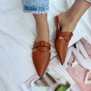 Women Leather Mules, Brown Leather Mules, Slip On Sandals, Brown Slippers, Summer Shoes, Closed Toes Sandals, Gift for Her, Made in Greece.