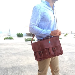 Porte-documents en cuir marron, sac pour ordinateur portable 15 pouces, sac messager, sac en cuir pour homme, en cuir pleine fleur, fabriqué en Grèce.
