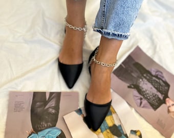 Mules de cuero negro, mules para mujer, mules de verano, zapatos con correa de tobillo de cadena plateada