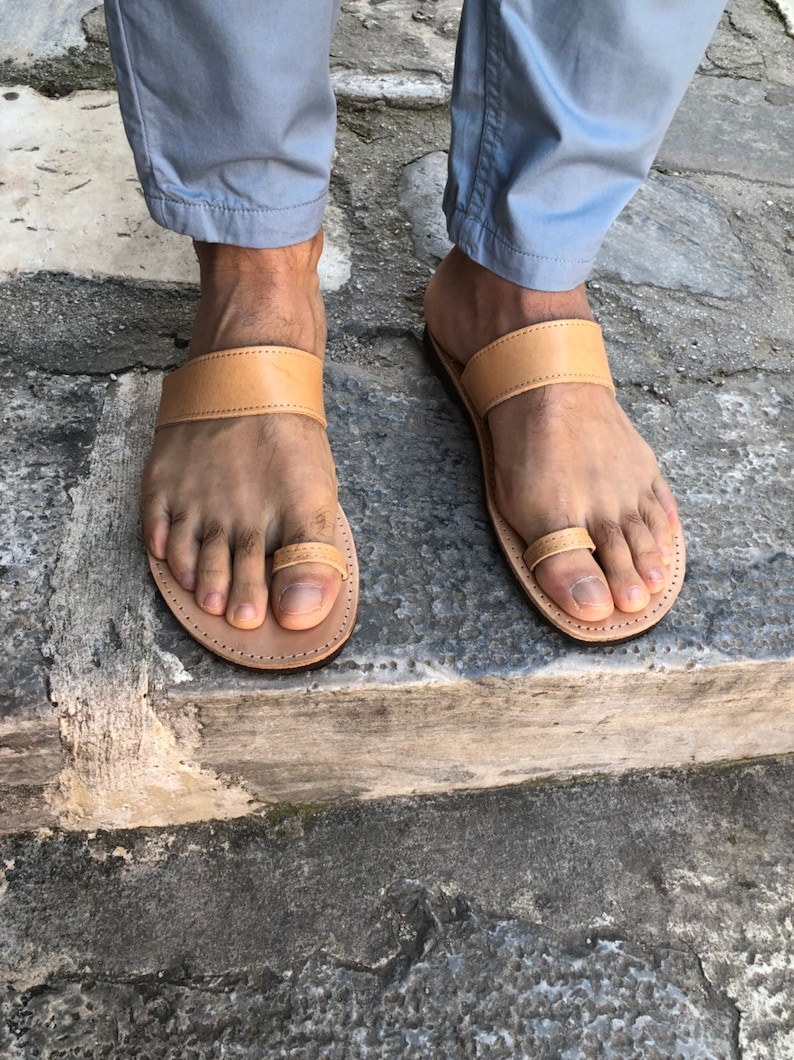mens toe ring leather sandals