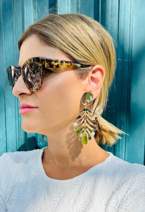 Amazon.com: 14K Gold Teardrop Clip On Drop Earrings for Women Non Piercing  Gold Clip Dangle Earrings Fashion Jewelry: Clothing, Shoes & Jewelry