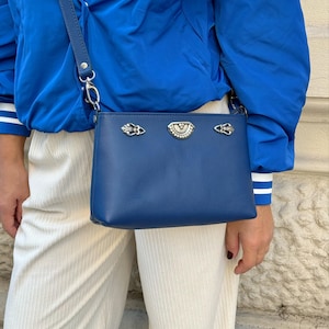 Bolso de hombro de piel azul, bolso de mano de piel para mujer, bolso cruzado, bolso de muñeca, bolso con hebilla plateada, fabricado en piel de grano completo - Blue Eyes