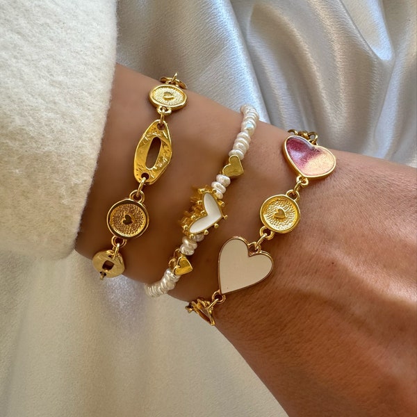 Pulsera de corazón de oro, pulsera de oro, pulsera de perlas de agua dulce, pulsera de amor, pulsera de encanto de corazón, regalo para ella, hecho en Grecia.