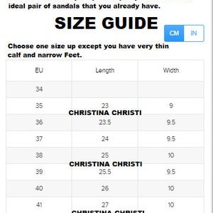 Puede incluir: Una gu&iacute;a de tallas de sandalias, con medidas en cent&iacute;metros y pulgadas. La gu&iacute;a incluye tallas de la UE de la 34 a la 43, con las longitudes y anchuras correspondientes. El texto "CHRISTINA CHRISTI" tambi&eacute;n es visible.