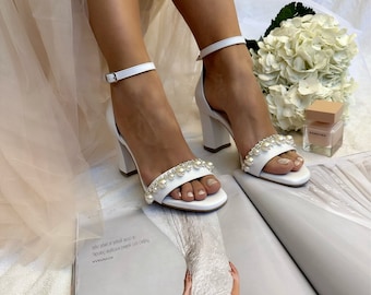 Pearls Block Heel Sandals, Leather Wedding Sandals, Bridal Mid Heel Sandals, Wedding Heels, Pearls Sandals, Wedding Shoes, Bridal Shoes.
