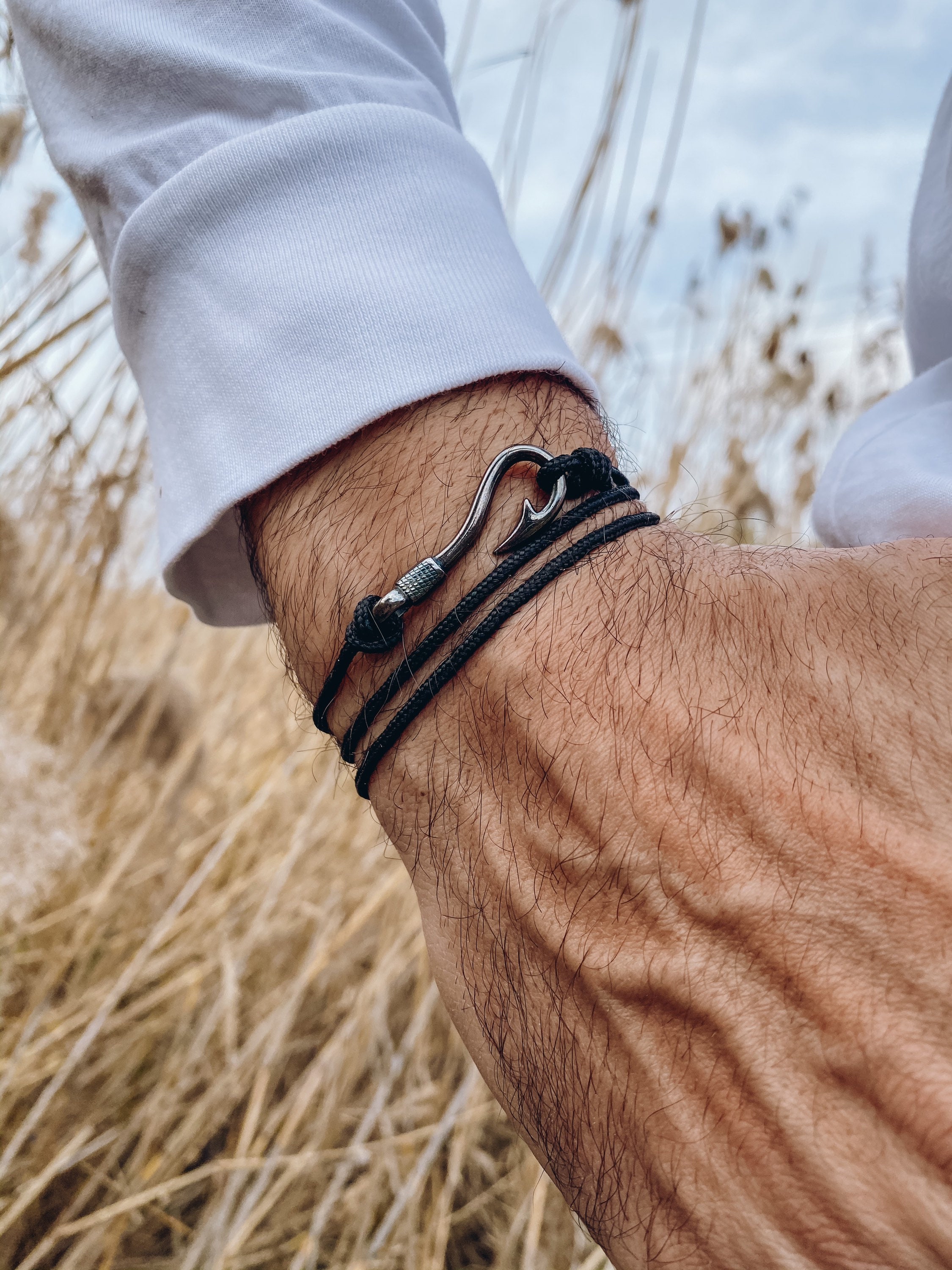 Stainless steel fish hook bracelet - illusion.boutique
