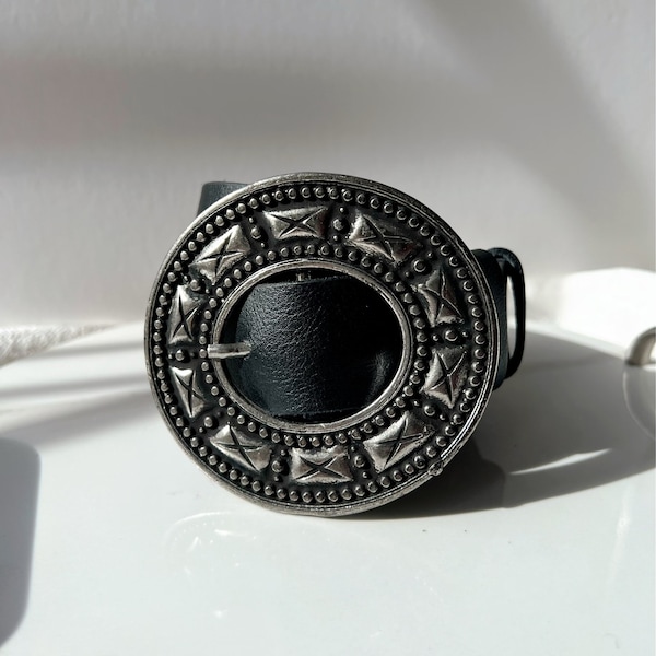 Ceinture à boucle ronde pour femme, ceinture en cuir noir, cadeau pour elle, fabriquée à partir de cuir véritable.