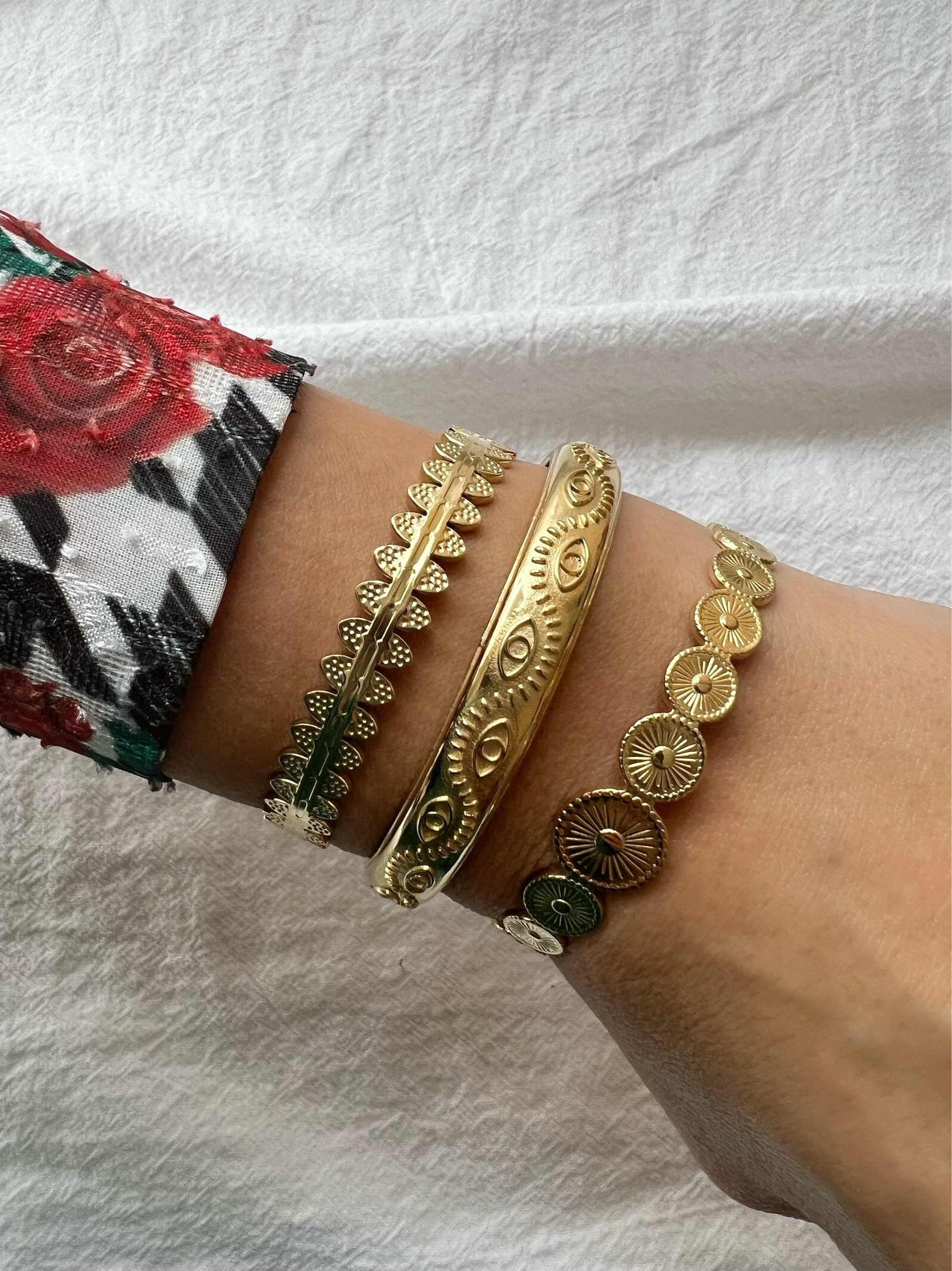 女の子向けプレゼント集結 Gold open bangle - Etsy 日本 アクセサリー