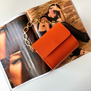 Sac à main en cuir orange, petit sac à main, sac fait main, cadeau pour elle, en cuir pleine fleur de couleur orange - Petite Beauty