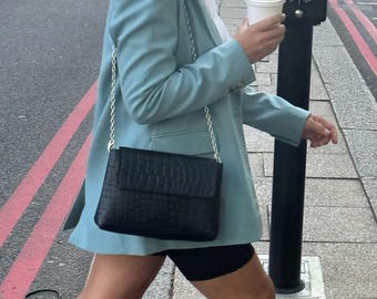 Bolso de hombro de piel, bandolera negra, correa de cadena plateada, clutch hecho a mano, hecho en Grecia