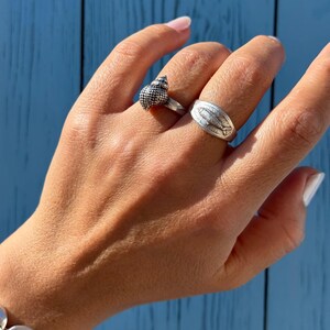 Silver sommarringar för kvinnor, snäckskalring, fiskring, justerbara ringar, havssmycken, minimalistiska ringar, strandringar.