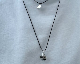 Collana in argento con ciondolo a forma di pesce e conchiglia, set di gioielli da spiaggia per uomo, prodotto in Grecia