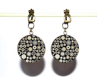 Pendientes de bronce con cabujones de resina * Patrones en blanco y negro *