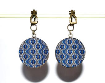 Bronze clip earrings with synthetic cabochons