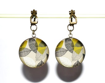 Bronze clip earrings with synthetic cabochons