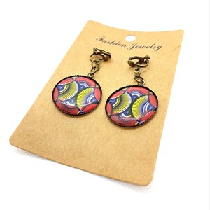 Bronze clip earrings with glass cabochons 画像 3