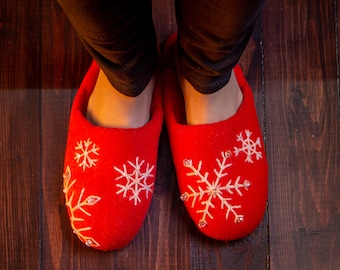 Wool slippers "Happy Christmas"