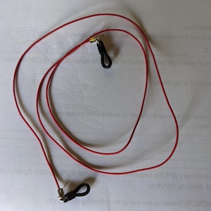 Red stretchy spectacle cord