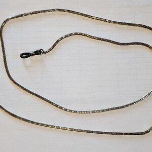 Silver-coloured links glasses chain - Easily converts to necklace!