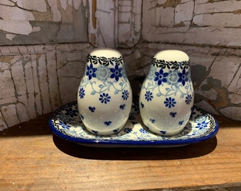 Polish Pottery Salt and Pepper Shaker set with tray