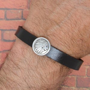 bracelet homme, cuir marron ou noir, tête d'indien, moto biker, fermoir montre, métal argenté, acier image 6