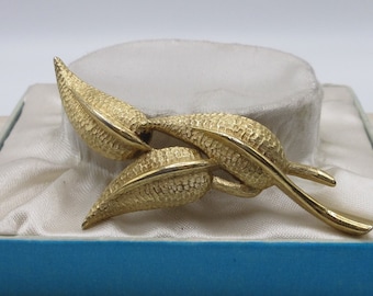 Lovely Vintage signed MONET Brooch Leaf Brooch