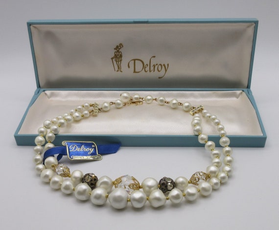 Vintage DELROY Knotted Baroque faux Pearl and Cry… - image 3