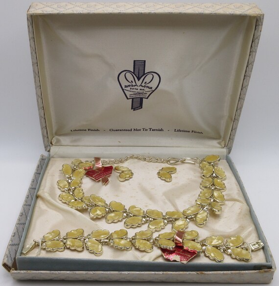 Vintage Lona Fifth Ave. Parure with Lucite Accent… - image 2