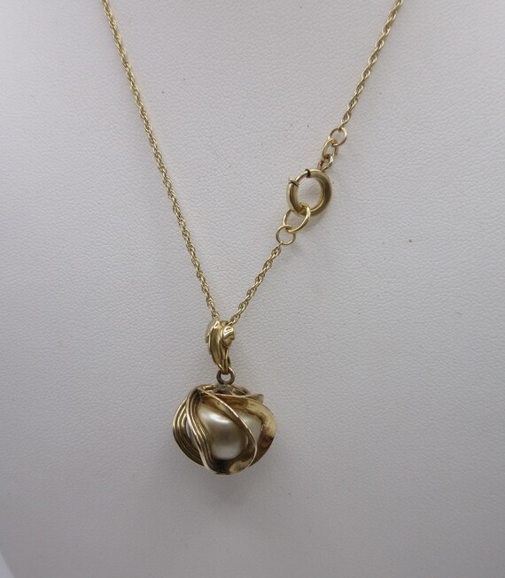 Vintage Art Deco Faux Pearl Pendant - image 3