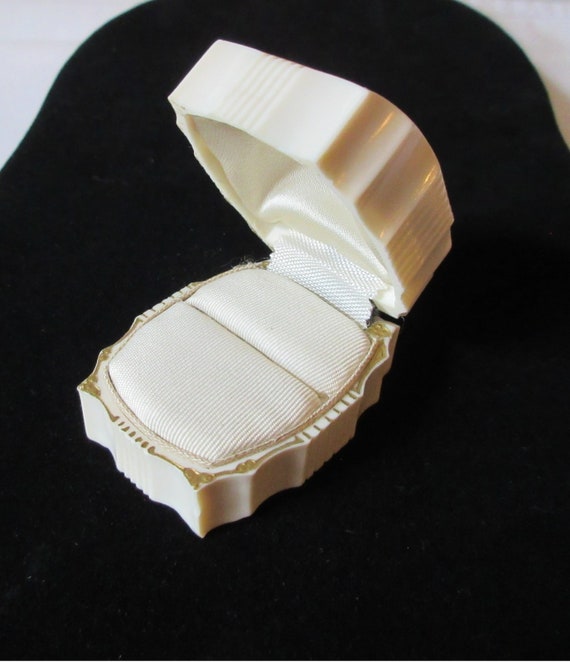 Vintage 1930's Celluloid Ring Box White - image 3