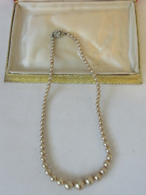 Vintage Single Strand Faux Pearls Necklace