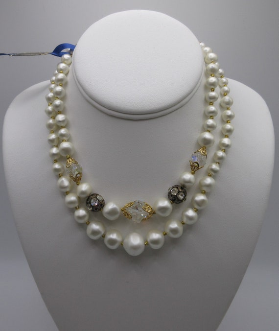 Vintage DELROY Knotted Baroque faux Pearl and Cry… - image 1