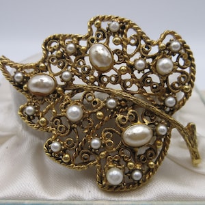 Estate Vintage signed Florenza Leaf Brooch accented faux Pearls