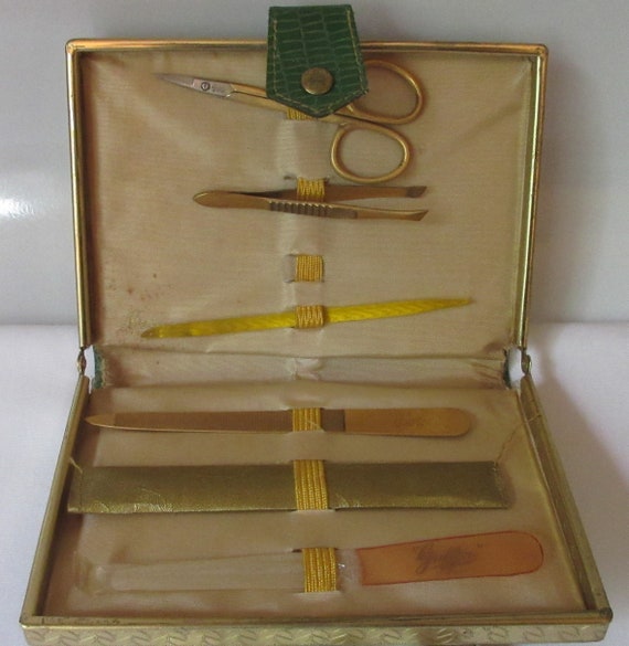 Vintage Travel Nail Kit Ground Leather Zippered Case Manicure Set Missing  One