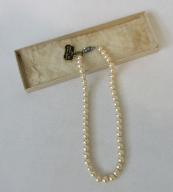 Vintage Madame Pompadour Faux Pearl Single Strand… - image 1