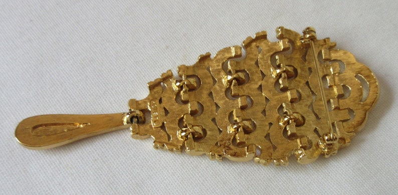 Lovely Vintage signed MONET Brooch